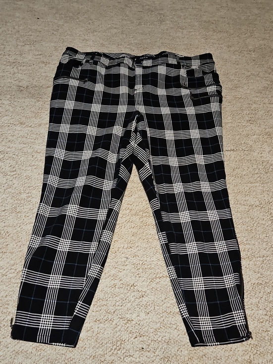 torrid Pants - torrid Black & White Plaid Cropped Pants With Side Zippers